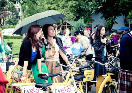 femei pe matasari evenimente aer liber