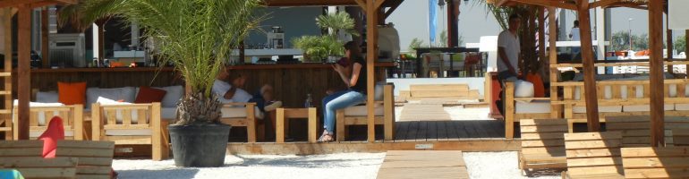 Marttinez Beach, Cluburi & Lounge Mamaia